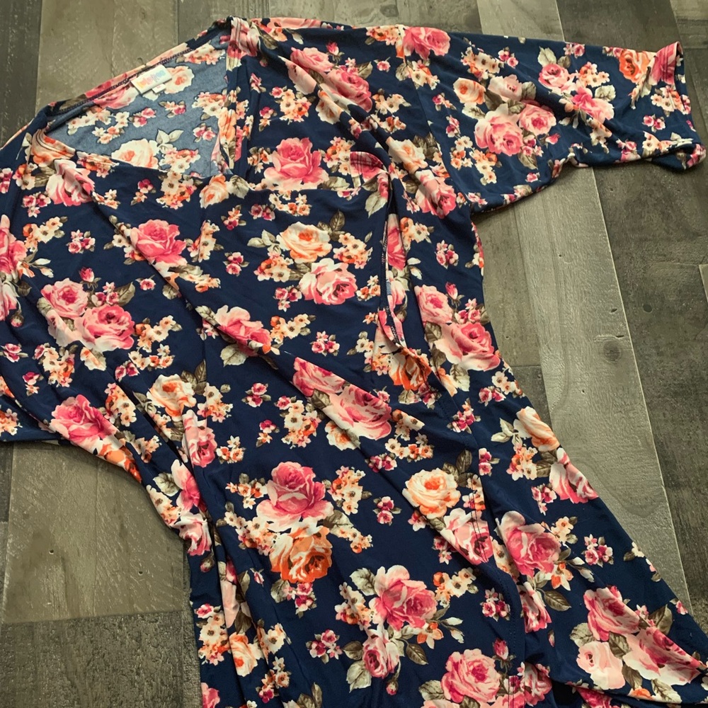 COPY - LLR M Navy Base Floral Shirley Kimono